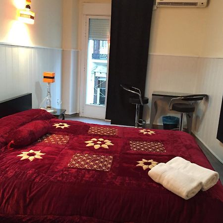 Hostal Oxum Мадрид Экстерьер фото