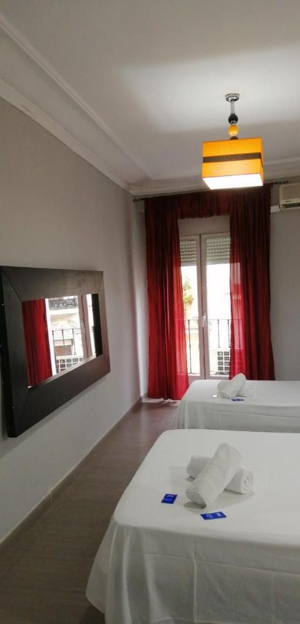 Hostal Oxum Мадрид Экстерьер фото