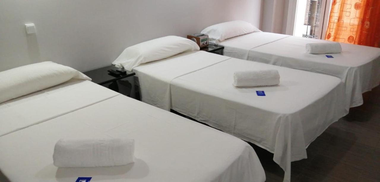 Hostal Oxum Мадрид Экстерьер фото