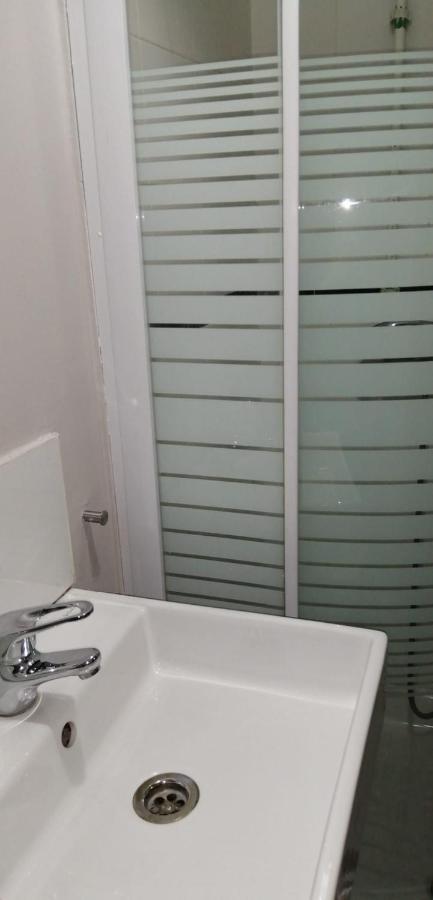 Hostal Oxum Мадрид Экстерьер фото