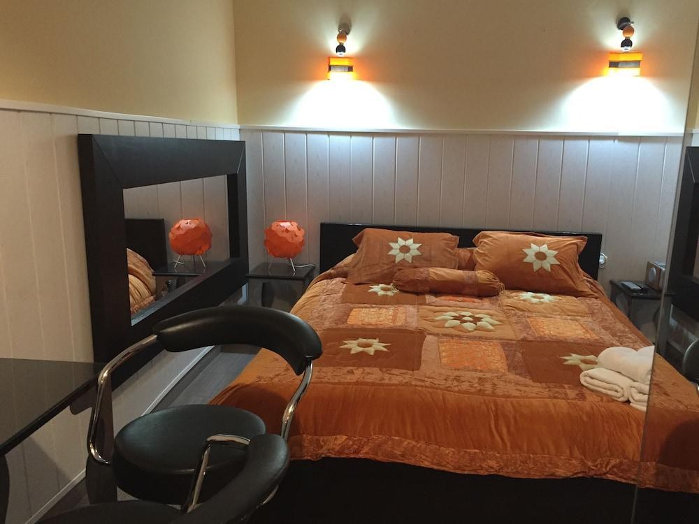 Hostal Oxum Мадрид Экстерьер фото